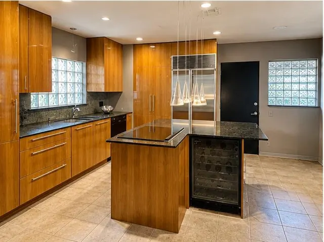 Photo 5 — 1710 Dorchester Drive, Oklahoma City, OK 73120