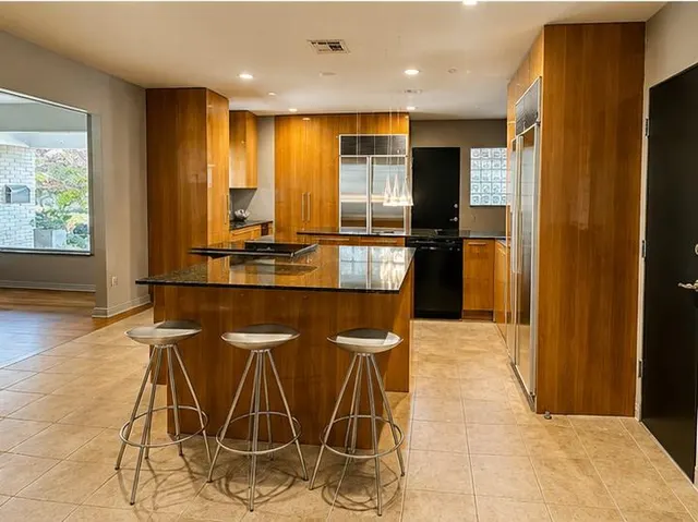 Photo 6 — 1710 Dorchester Drive, Oklahoma City, OK 73120