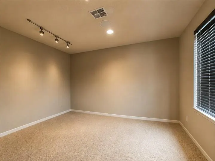 Photo 16 — 1710 Dorchester Drive, Oklahoma City, OK 73120