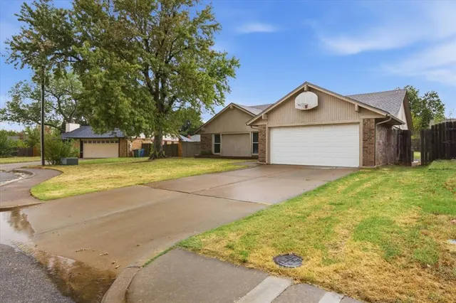 Photo 3 — 1419 W Aries Road, Edmond, OK 73003