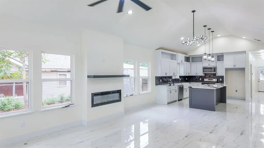 Photo 4 — 325 SE 19th Street, Oklahoma City, OK 73129