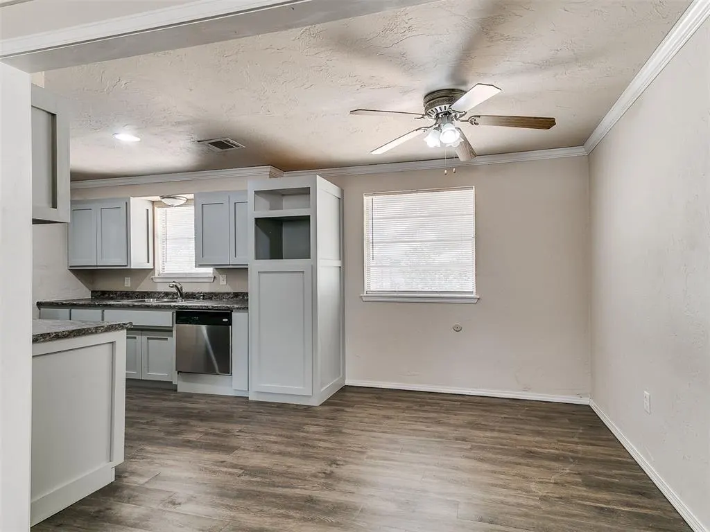 Photo 8 — 109 SW 14th Street, Oklahoma City, OK 73160