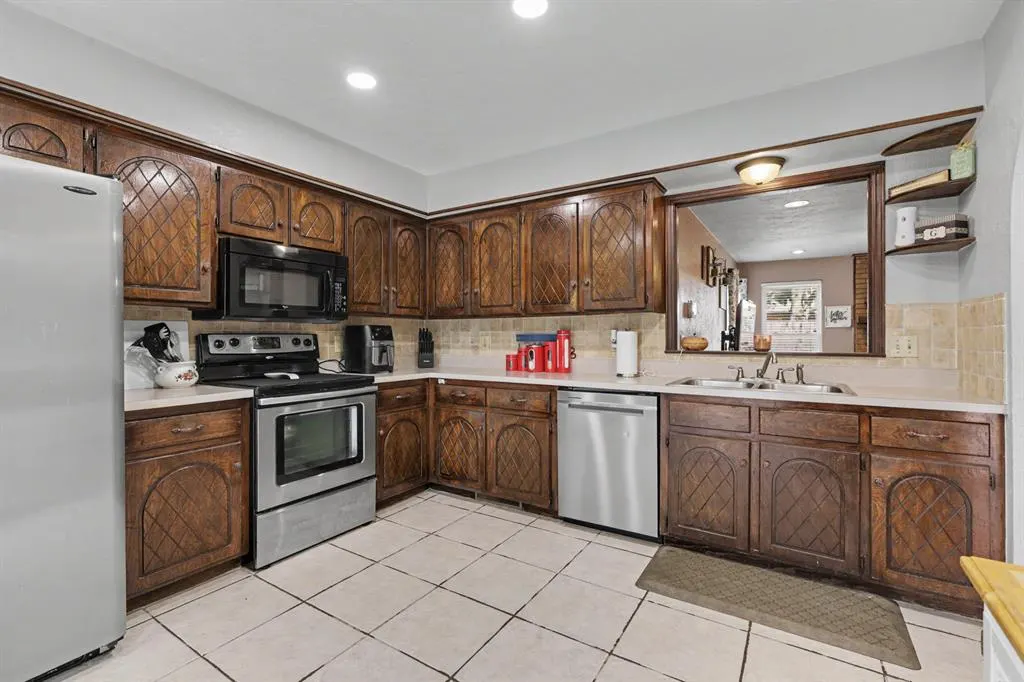 Photo 8 — 812 Kelly Park Road, Edmond, OK 73003