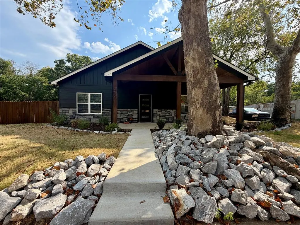 Front exterior — 402 SE 1st Avenue, Ardmore, OK 73401