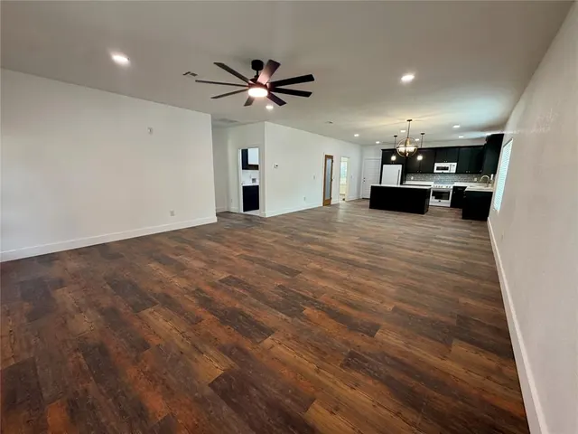 Photo 7 — 402 SE 1st Avenue, Ardmore, OK 73401
