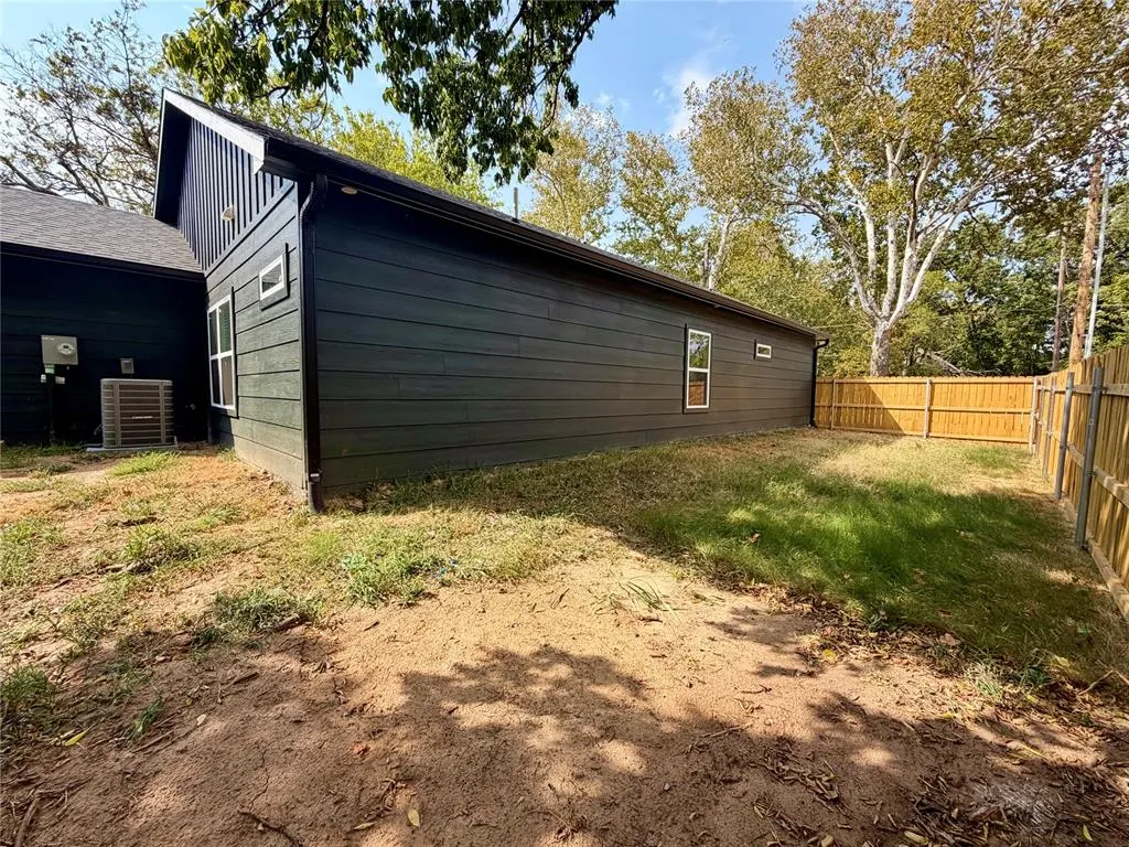 Photo 26 — 402 SE 1st Avenue, Ardmore, OK 73401