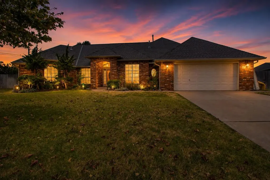 Photo 2 — 3335 Del Aire Place, Oklahoma City, OK 73115