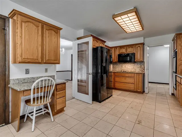 Photo 8 — 3213 Adobe Drive, Edmond, OK 73013