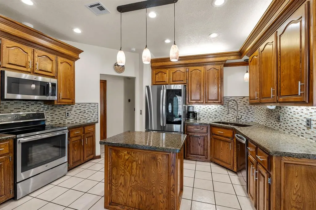 Photo 16 — 11913 Chelsea Chase, Oklahoma City, OK 73170