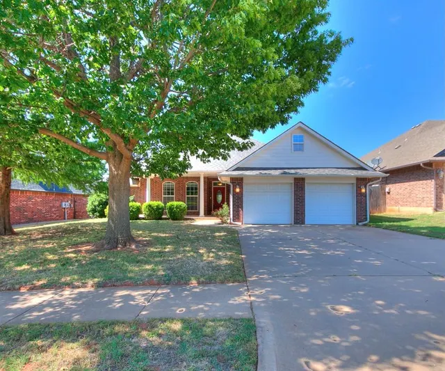Front exterior — 309 E Richmond Terrace, Mustang, OK 73064