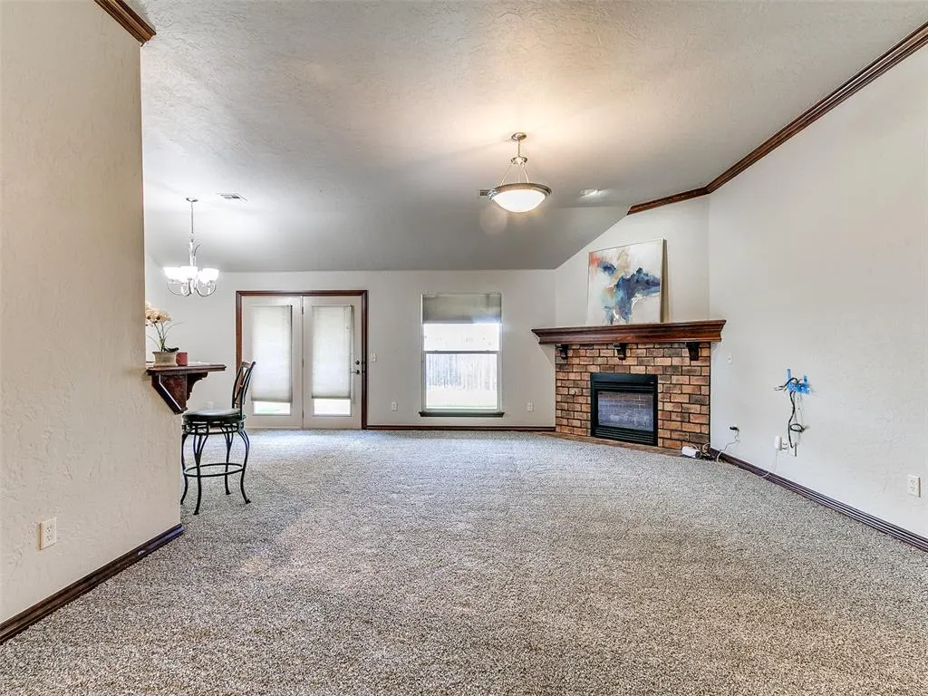 Photo 9 — 309 E Richmond Terrace, Mustang, OK 73064