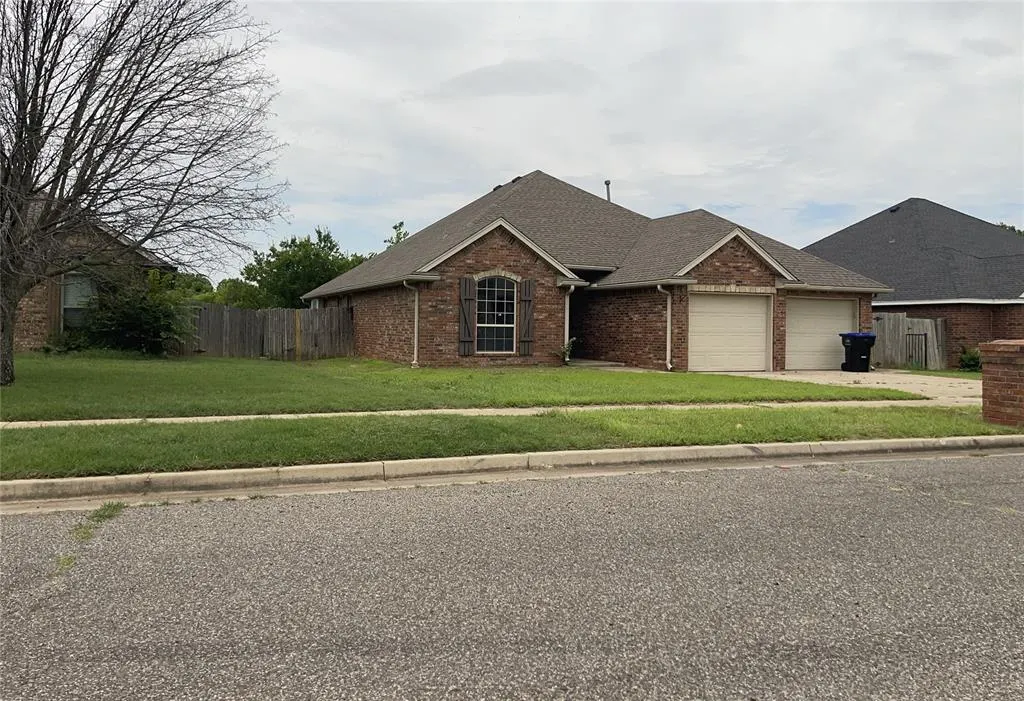 Photo 2 — 1412 Lexi Lane, Noble, OK 73068