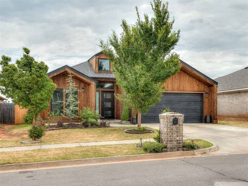 Front exterior — 3113 Montane Court, Norman, OK 73069