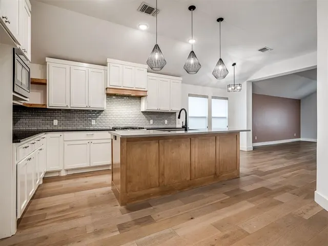 Photo 7 — 3113 Montane Court, Norman, OK 73069