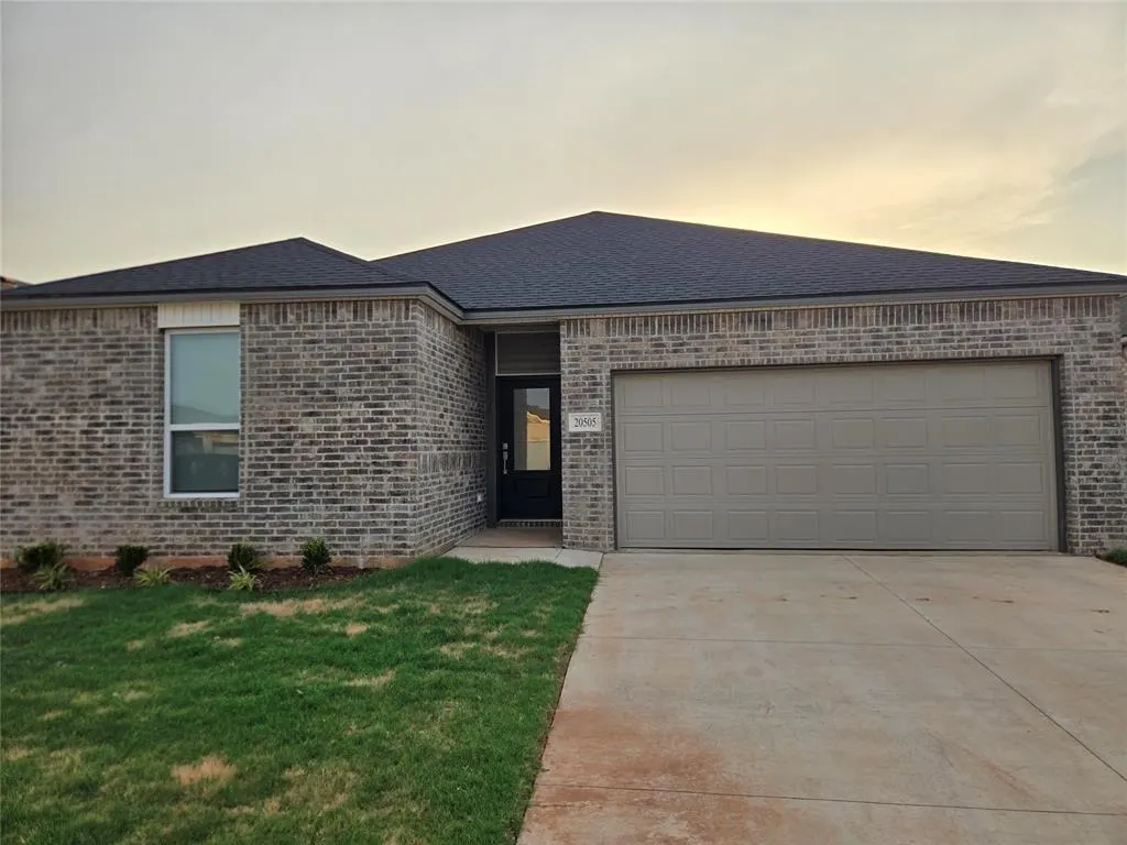 Front exterior — 20505 Mule Deer Drive, Edmond, OK 73012