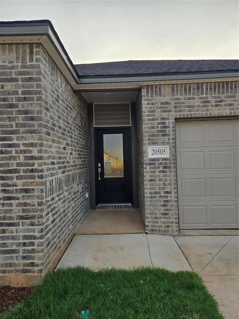 Photo 2 — 20505 Mule Deer Drive, Edmond, OK 73012