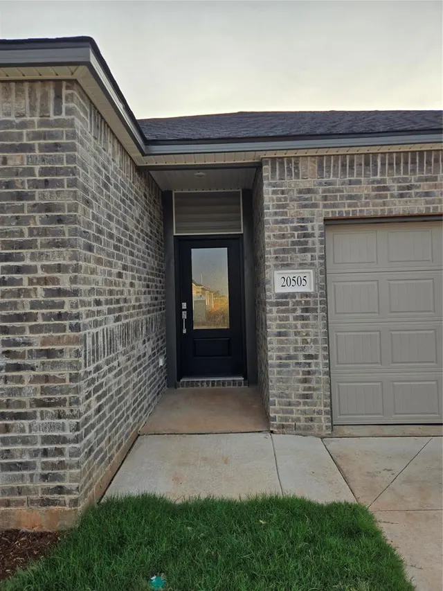 Photo 2 — 20505 Mule Deer Drive, Edmond, OK 73012