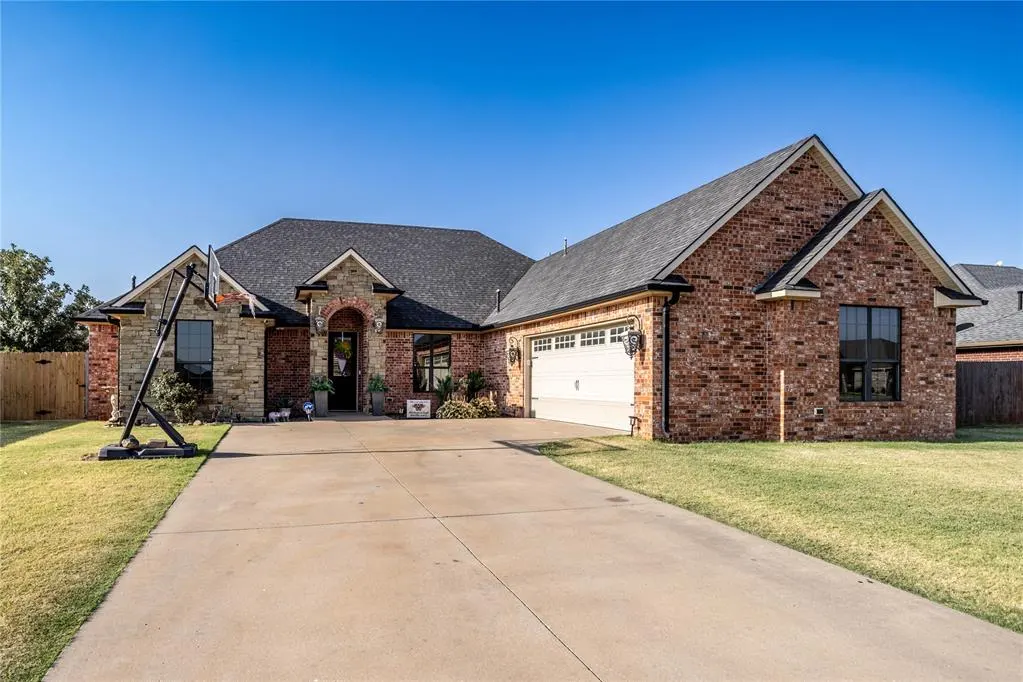 Front exterior — 2200 Stratta Drive, Weatherford, OK 73096
