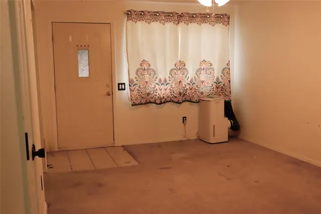 Photo 7 — 916 N Windermere Drive, Oklahoma City, OK 73160