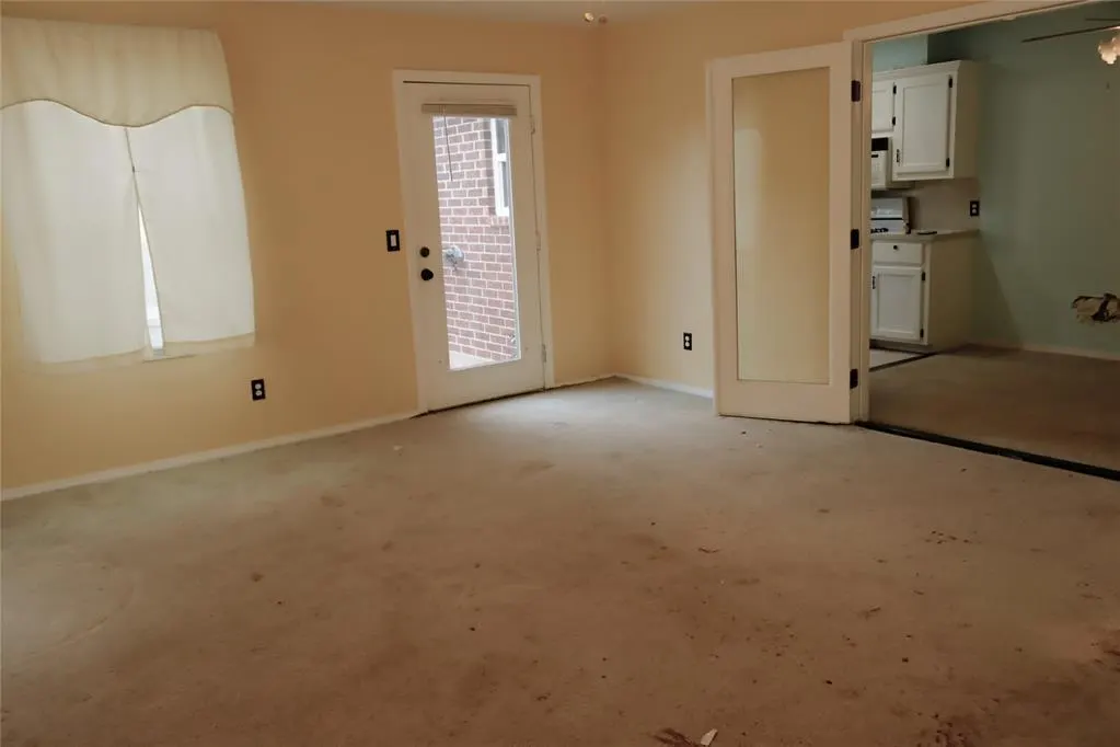 Photo 13 — 916 N Windermere Drive, Oklahoma City, OK 73160