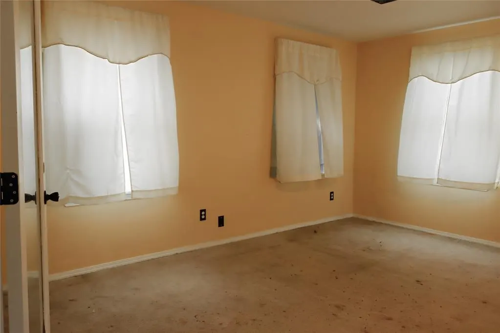 Photo 15 — 916 N Windermere Drive, Oklahoma City, OK 73160