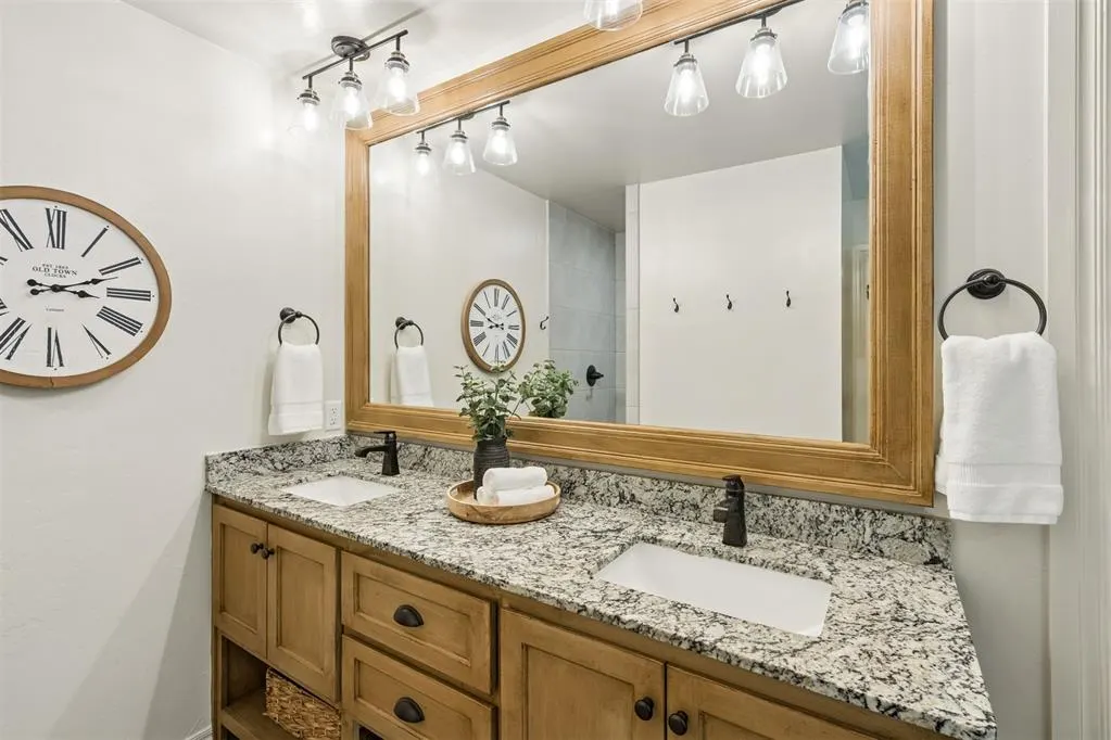 Photo 13 — 8008 Mimosa Drive, Edmond, OK 73034