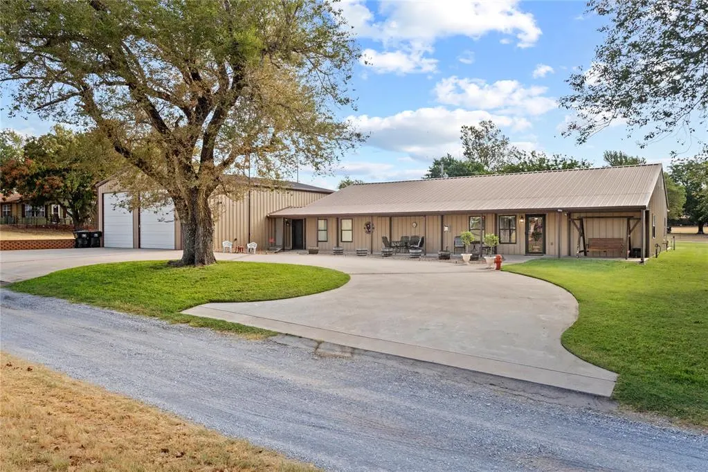 Front exterior — 217 N Pioneer Street, Fort Cobb, OK 73038