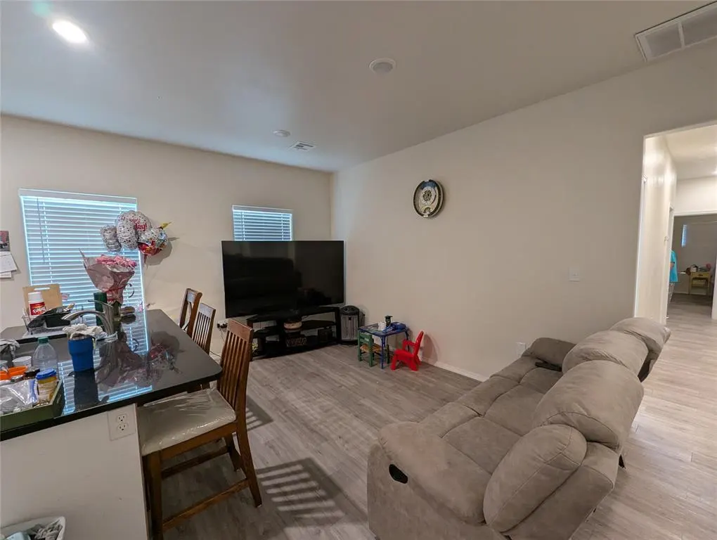 Photo 3 — 431 NW 116th Street, Oklahoma City, OK 73114