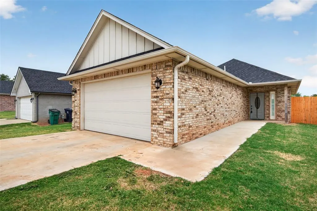 Front exterior — 431 NW 116th Street, Oklahoma City, OK 73114