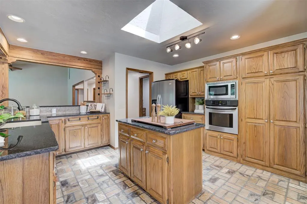 Photo 14 — 5611 Covey Run Drive, Edmond, OK 73034