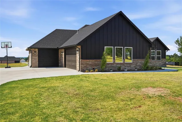 Photo 3 — 2439 Wolf Creek Bend, Blanchard, OK 73010