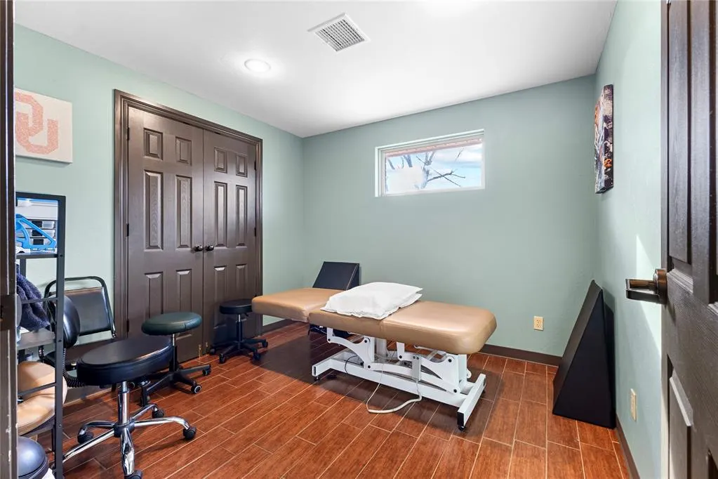 Photo 12 — 424 N State Street, Weatherford, OK 73096