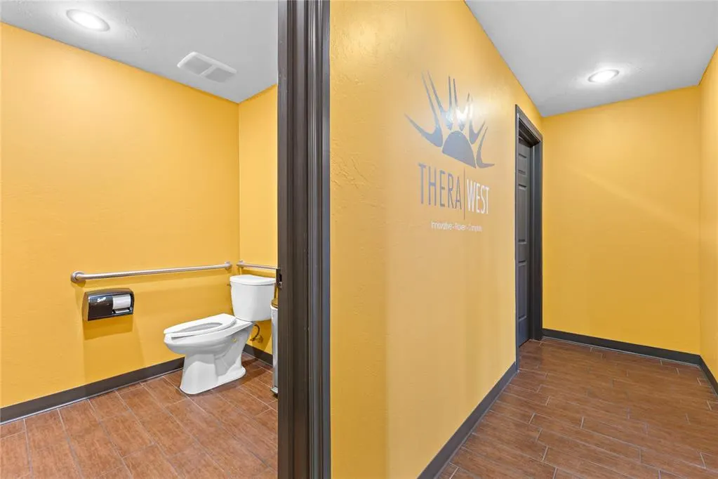 Photo 14 — 424 N State Street, Weatherford, OK 73096