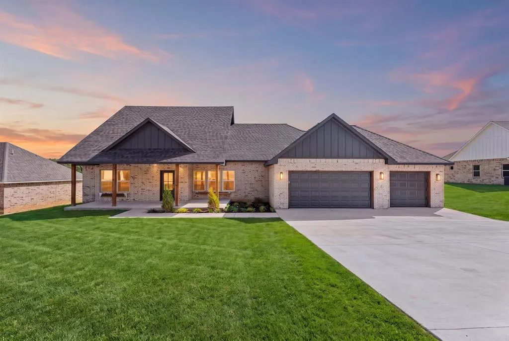 Front exterior — 11460 White Tail Ridge, Guthrie, OK 73044