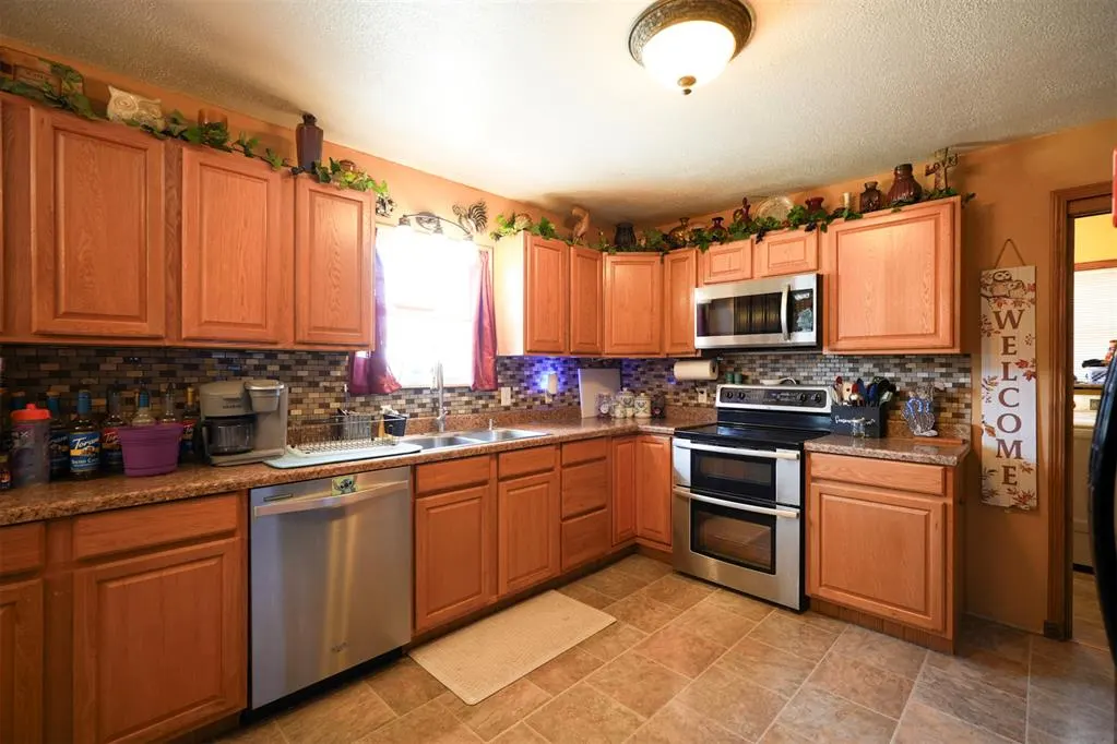 Photo 16 — 1909 Willard Drive, Altus, OK 73521