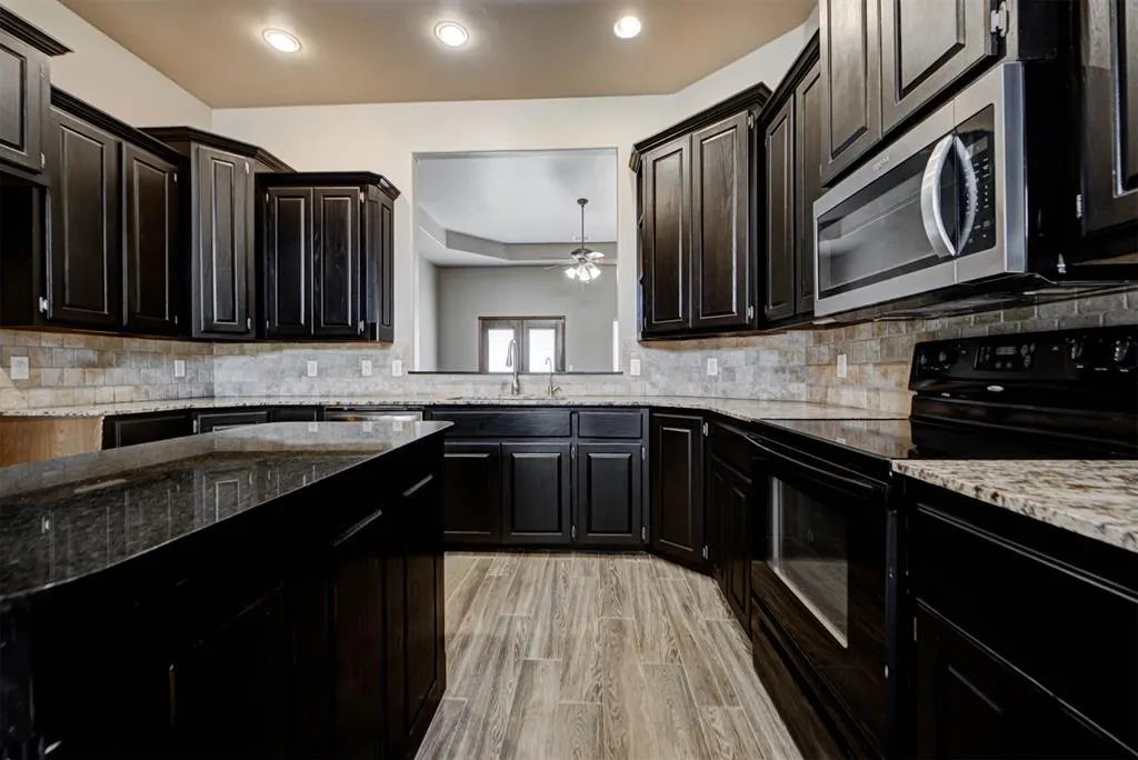 Photo 10 — 905 County Street 2932, Tuttle, OK 73089