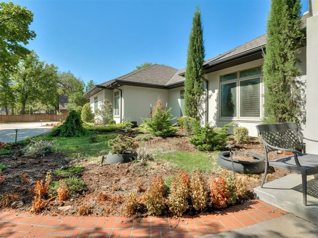Photo 3 — 2808 Castlewood Drive, Norman, OK 73072
