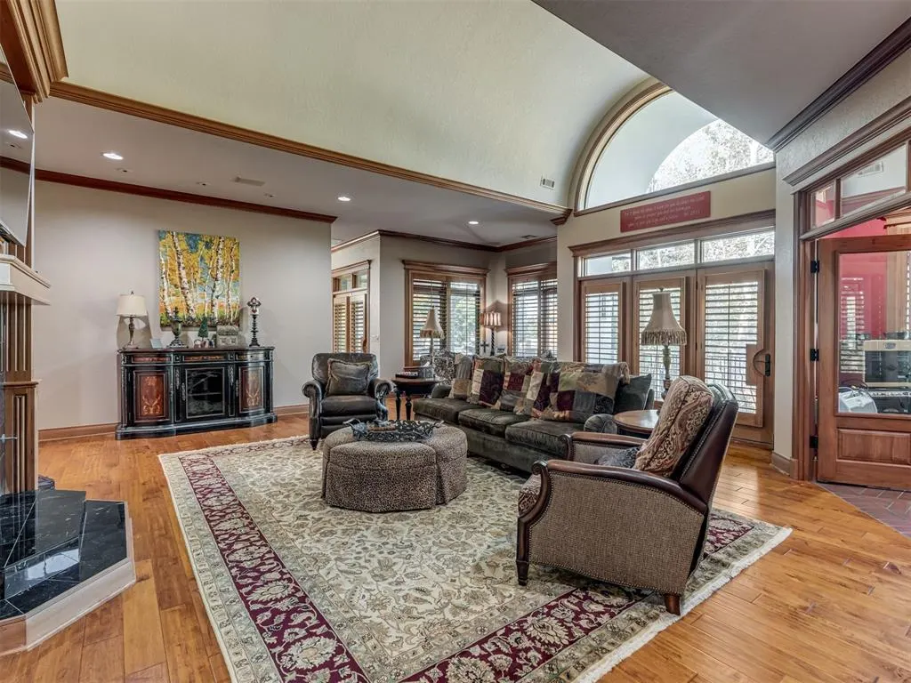 Photo 9 — 2808 Castlewood Drive, Norman, OK 73072