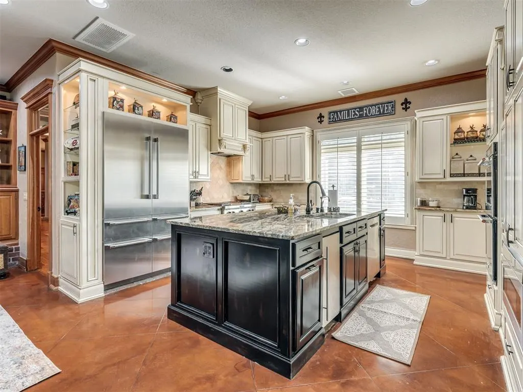 Photo 15 — 2808 Castlewood Drive, Norman, OK 73072