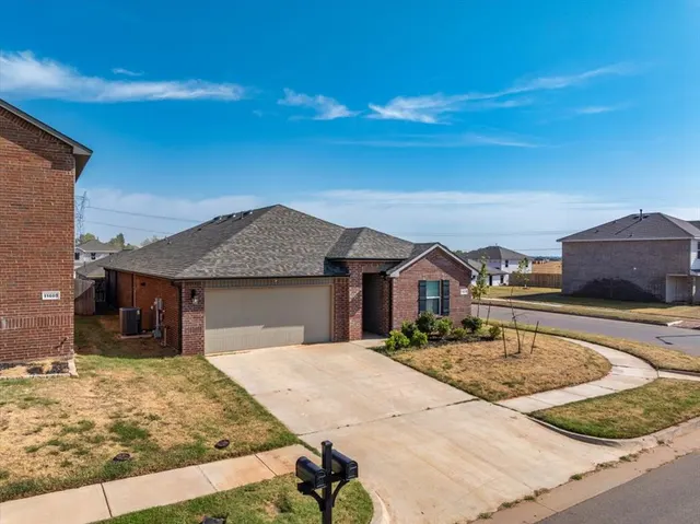 Photo 2 — 11601 SW 40th Street, Mustang, OK 73064
