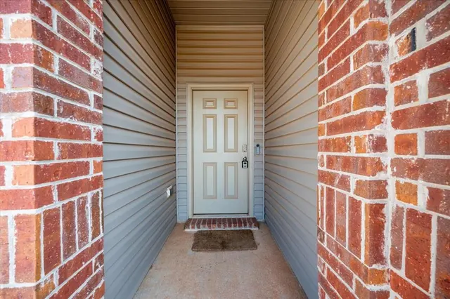 Photo 4 — 11601 SW 40th Street, Mustang, OK 73064