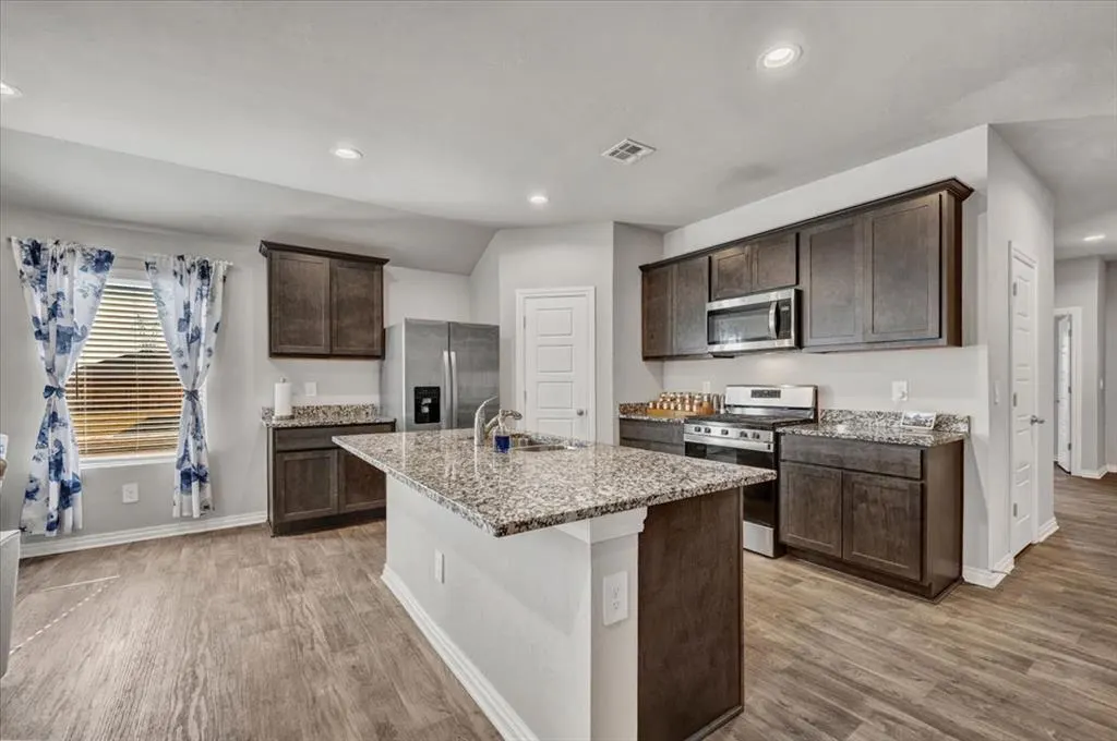 Photo 10 — 11601 SW 40th Street, Mustang, OK 73064