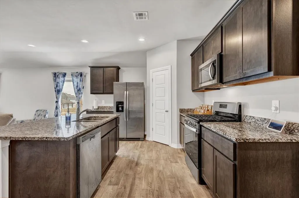 Photo 12 — 11601 SW 40th Street, Mustang, OK 73064
