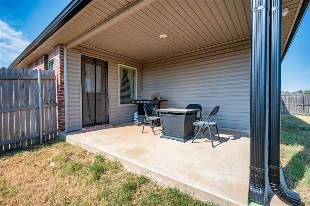Photo 41 — 11601 SW 40th Street, Mustang, OK 73064