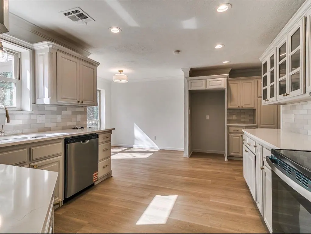 Photo 7 — 407 E Cedar Street, Tuttle, OK 73089