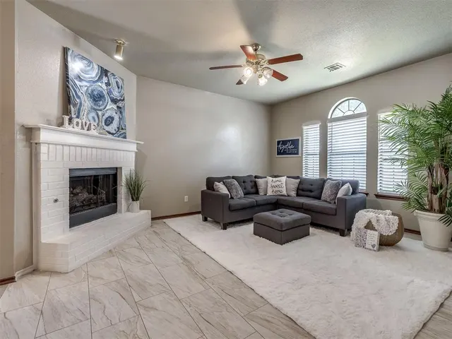 Photo 2 — 3405 Shona Way, Norman, OK 73069