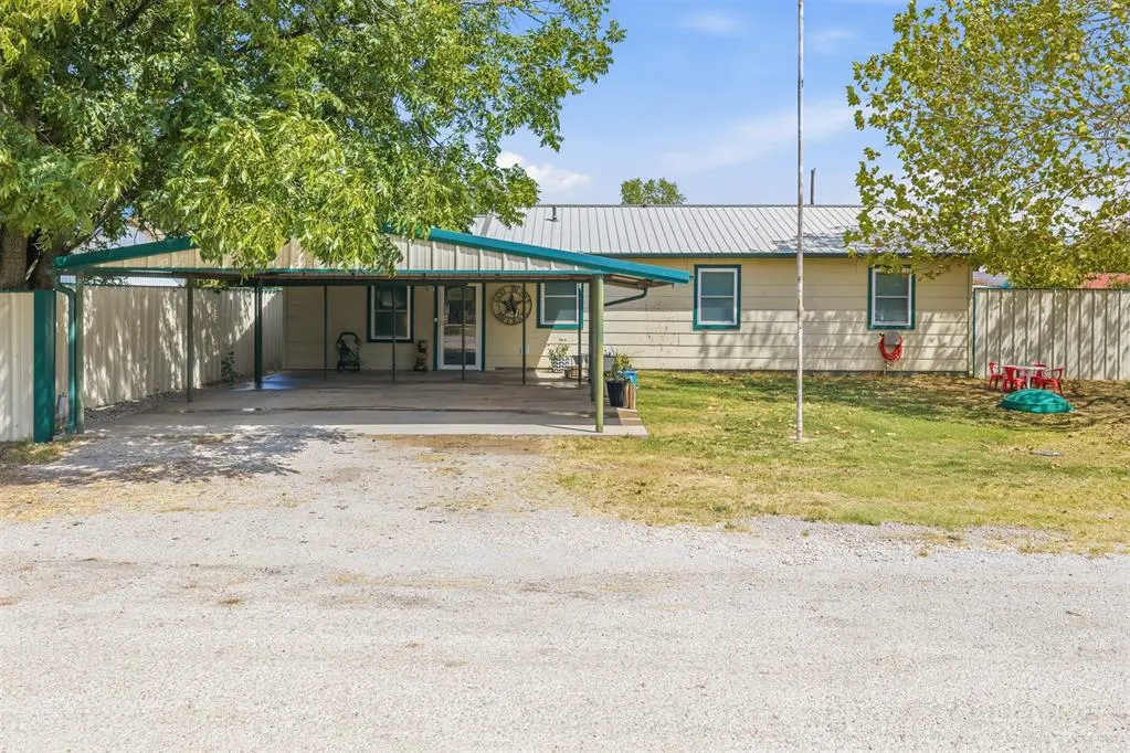 Front exterior — 402 W A Street, Ringling, OK 73456