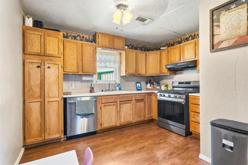 Photo 6 — 402 W A Street, Ringling, OK 73456