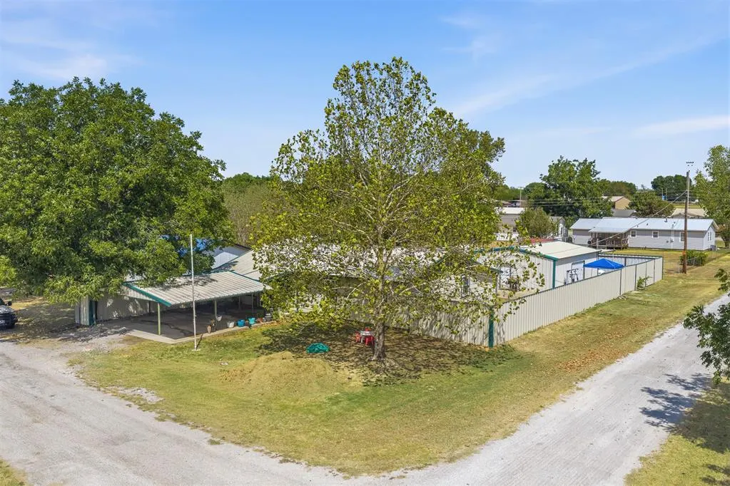 Photo 21 — 402 W A Street, Ringling, OK 73456