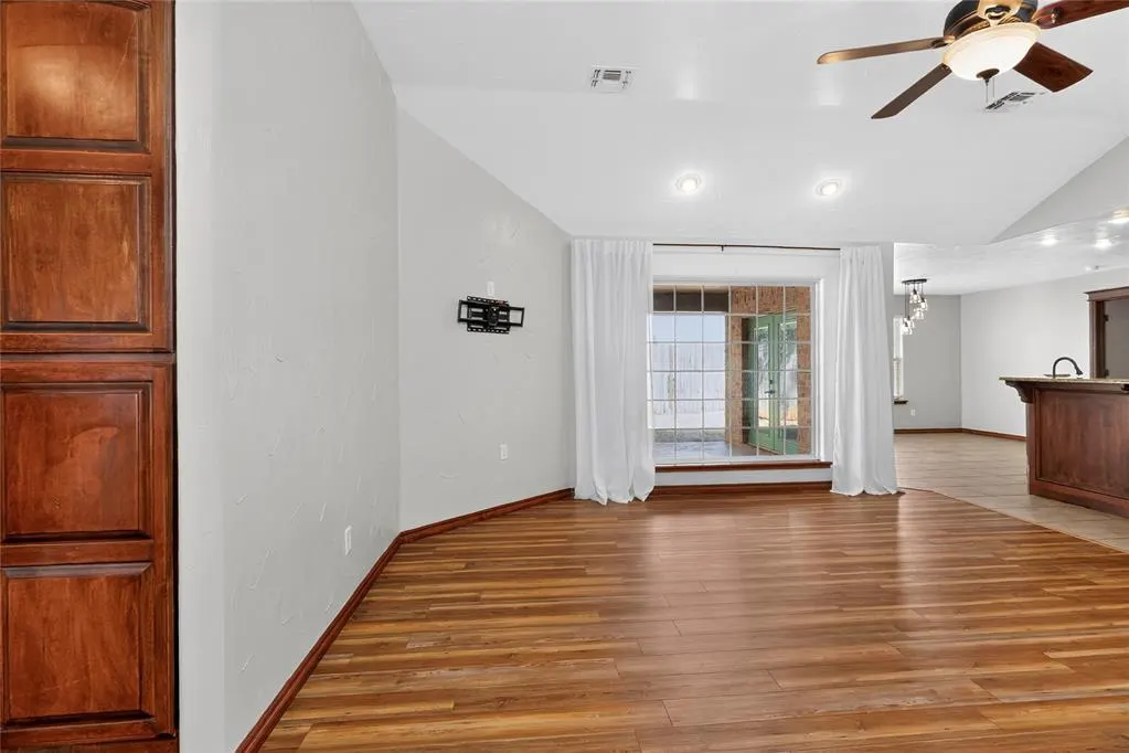 Photo 4 — 1105 Hershel Drive, Elgin, OK 73538